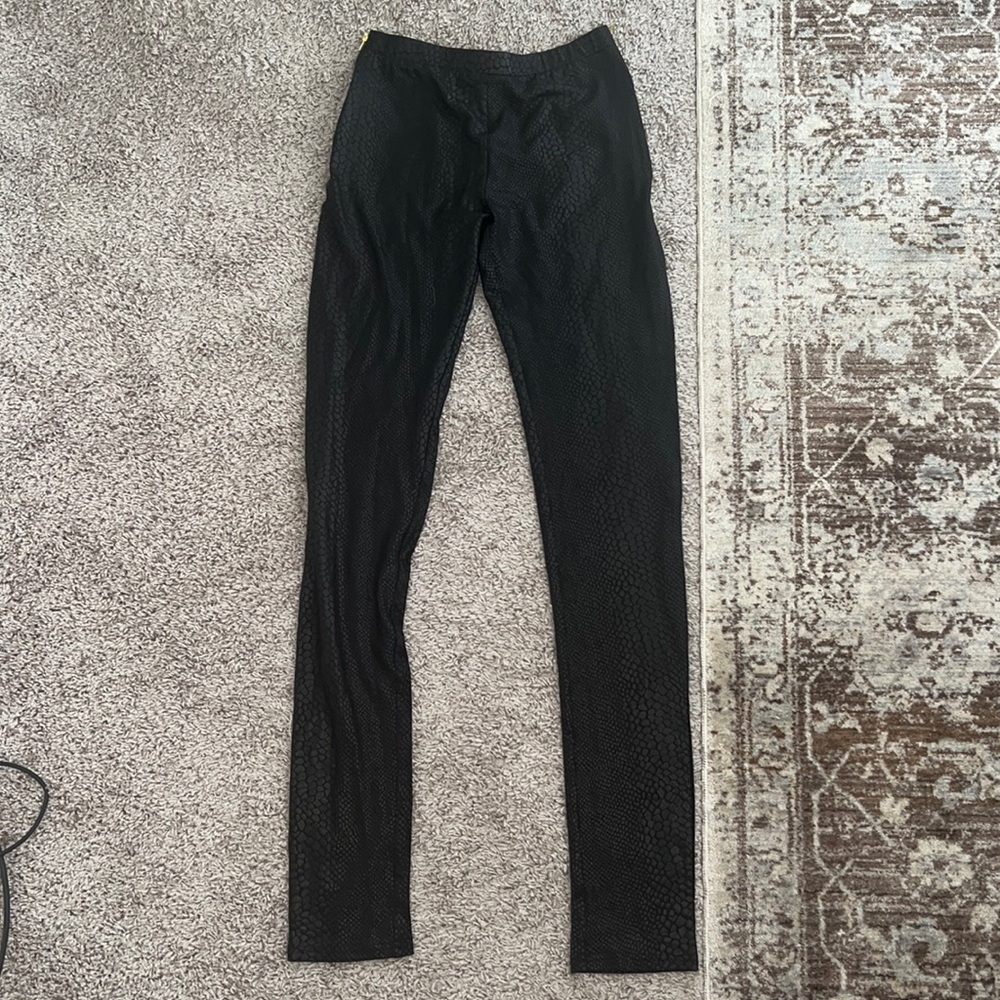 Black snake print leggings